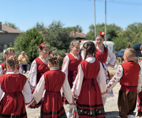 „На събор край Тунджа“ в Крушаре събра любители на българския фолклор