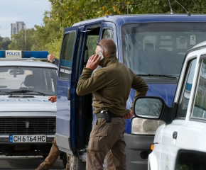 Акция на полицаи и горски срещу незаконни дърва за огрев в домакинства (ВИДЕО)