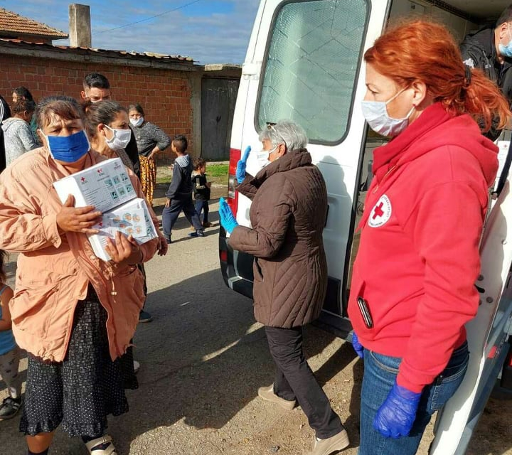 Българският Червен кръст продължава да оказва хуманитарна помощ и подкрепа на десетки хиляди хора, засегнати от пандемията. В продължение на шест месеца...