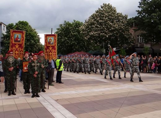 Тази година няма да има военен парад за 6 май, така, както се провеждаше през минали години. Това съобщи на брифинга тази сутрин ръководителят на Националния...