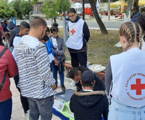 БМЧК-Ямбол с демонстрация по оказване на първа помощ по време на Международен младежки фестивал „Тунджа-творчество и иновации”