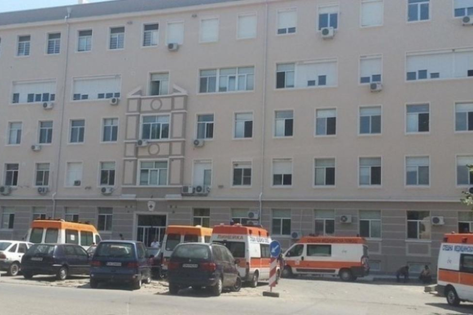 Болницата в Сливен преустановява приема на пациенти с COVID-19. Причината е липса на персонал в инфекциозното отделение. Пациентите ще бъдат пренасочвани...