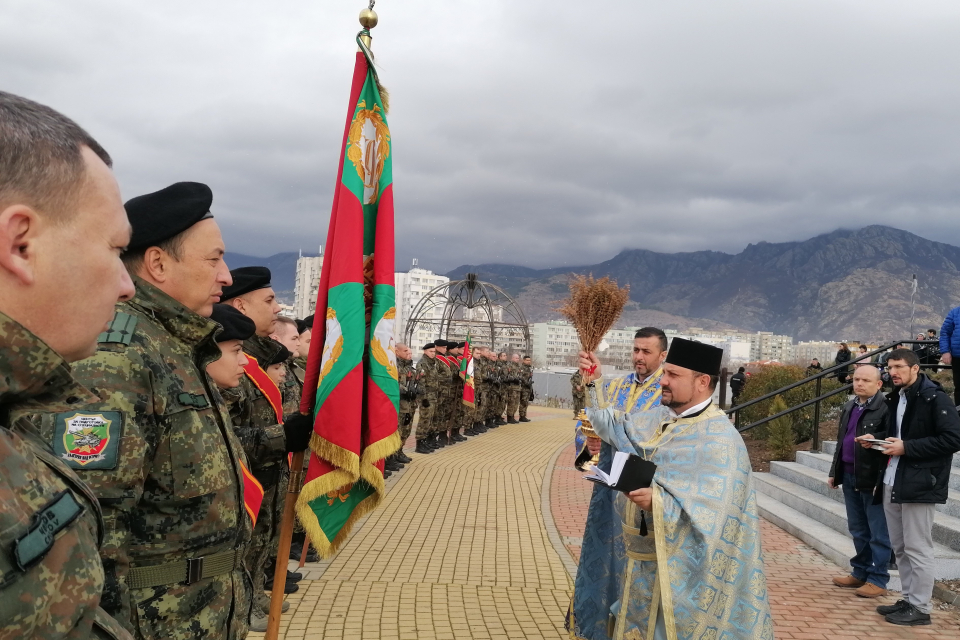 Водосвет на бойното знаме на военно формирование 22 220 бе извършен на Богоявление пред църквата „Света Петка“ в Сливен. Тържественият ритуал се състоя...