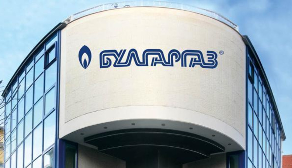 Държавното дружество "Булгаргаз“ иска рекордно поскъпване на природния газ през април - 58 процента. Аргументът е, че заради войната в Украйна синьото...