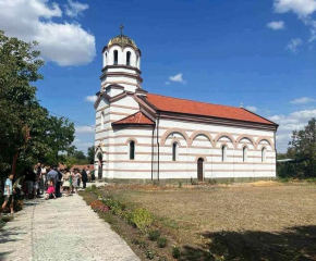 В Деня на християнското семейство освещават храм в село Гълъбинци