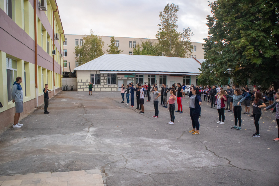 В началото на седмицата започна инициативата „Играй гимнастика, бъди здрав“ на Община Ямбол за провеждането на 10-минутни физически упражнения сред децата...