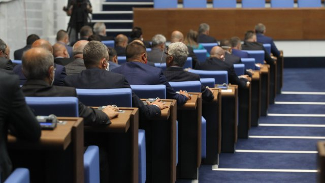 Парламентът ще разгледа на второ гласуване промени в Закона за професионалното образование и обучение, предложени от Министерския съвет, според приетата...