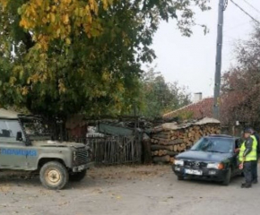 В Градец масово зареждат къщите си с незаконно добити дърва