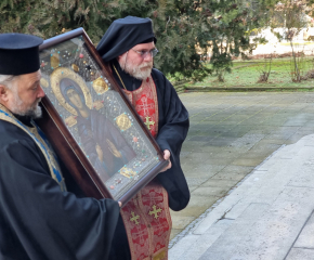 Икона с вградени мощи на света Петка има вече храм "Св. Николай Чудотворец" в Ямбол