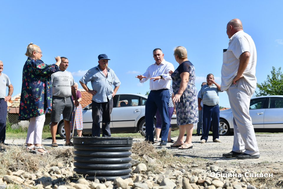 В Желю войвода се изгражда  нова отводнителна канализация за голям район от селото, където дворовете и къщите на хората се наводняват  при проливни дъждове....