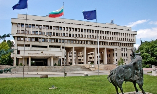 Генералното консулство на България във Валенсия проверява чрез испанските власти всички постъпили сигнали от роднини и близки на български граждани, с...