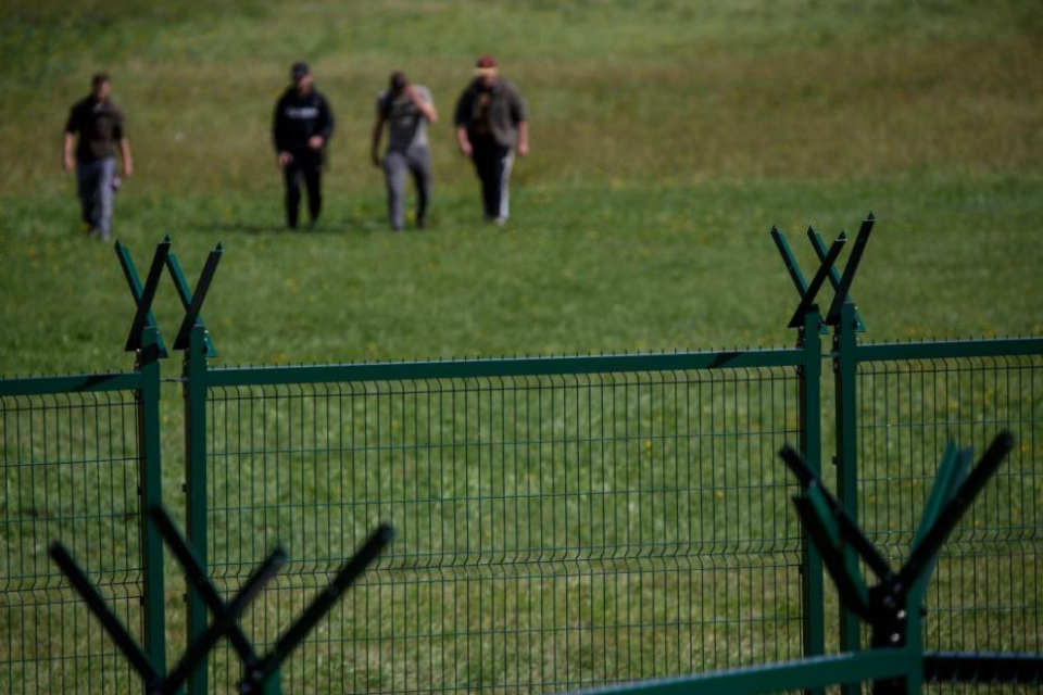 Вътрешното министерство възобнови проекта за кризисни центрове за настаняване на бежанци в Елхово и Любимец. Ведомството вече обяви обществена поръчка...