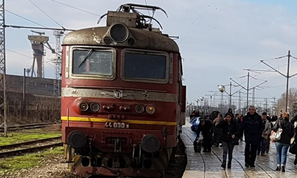 От 12.12.2021 г. влиза в сила новият График за движение на влаковете на „БДЖ - Пътнически превози“ ЕООД. В повечето региони на страната се запазва досега...