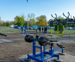 Нова площадка с уреди за фитнес на открито, внесени за първи път в България, е монтирана в подножието на лесопарк „Боровец“   