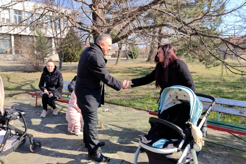 Община Сливен разкри пункт на Детска млечна кухня в село Самуилово. Това е първият пункт извън Сливен.
Раздаването на храната стартира от днес. От услугата  се...