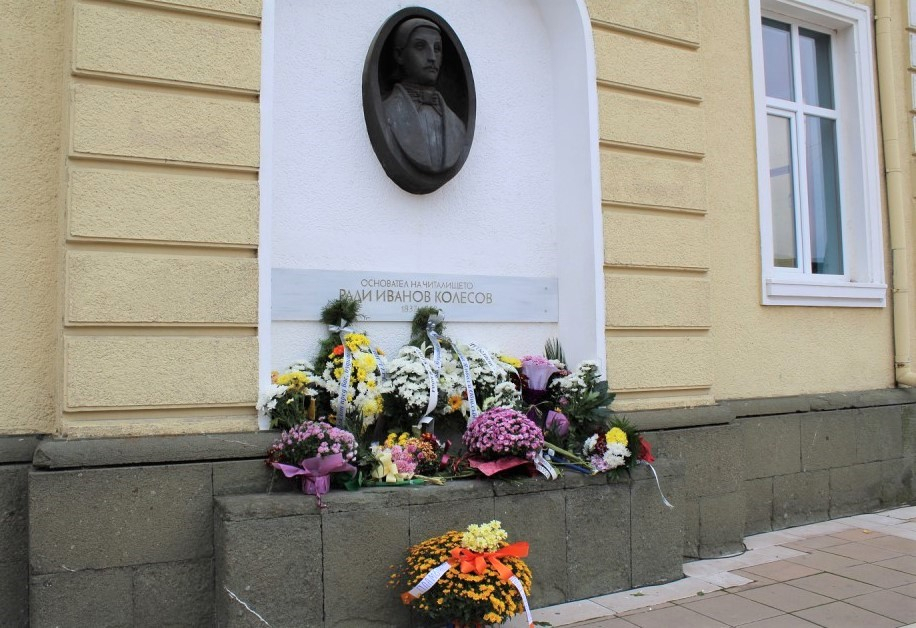 Петдесет и едно ямболски деца са отличени с награди „Млади таланти“ по повод Деня на будителите на 1 ноември. Отличията се връчват на изявени ямболски...