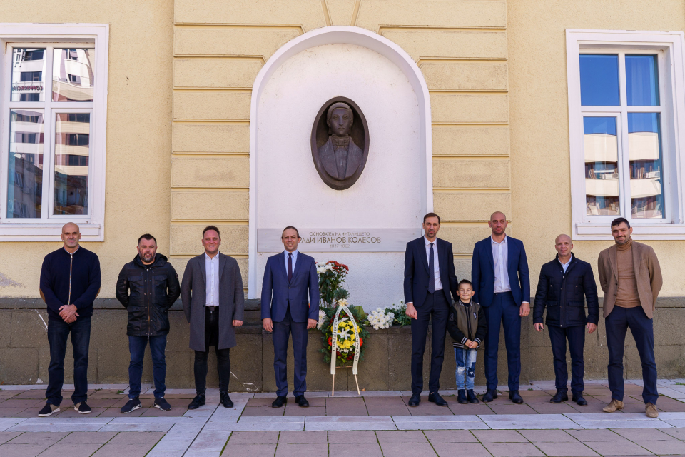 Кметът на Община Ямбол Валентин Ревански, неговите заместници Енчо Керязов, Михаил Керемидчиев, председателят на Общински съвет-Ямбол Антон Шиков и общински...