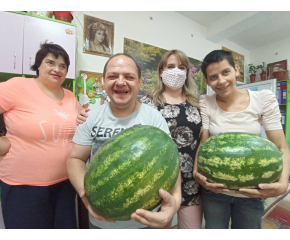 Празник в с. Роза и благотворителен жест в Световния ден на динята