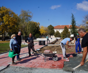    Приключи асфалтирането на улици в тунджански села