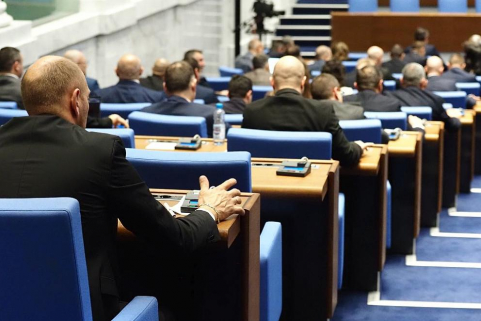 Първи парламентарен контрол за служебното правителство. Служебният премиер и още четирима министри ще отговарят на въпроси на депутатите.
Министърът на...