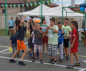 Пъстър детски празник в село Стара река   