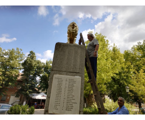 Реставрираха паметника на загиналите във войните боляровци