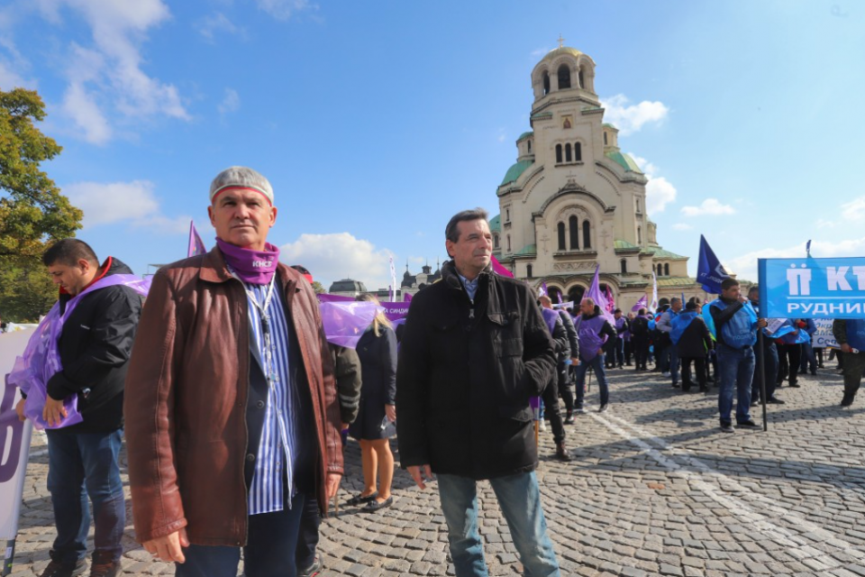 Днес отбелязваме Деня на труда и международната работническа солидарност. 1 май е и официален празник на КНСБ. За БНР президентът на КНСБ Пламен Димитров...