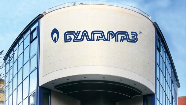 Руският енергиен гигант "Газпром" информира, че газовите доставки към Европа се осъществяват по график, съобщава бТВ.
А у нас енергийният министър Александър...