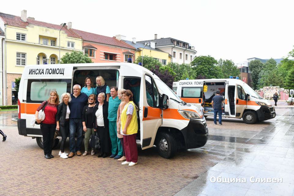 В Световния ден на спешната медицинска помощ, който традиционно се отбелязва днес, на 27 май, деца от детските градини „Мак“ и „Божур“ в Сливен, се включиха...