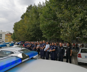 Сливен отдаде почит на загиналите в Бургас полицейски служители