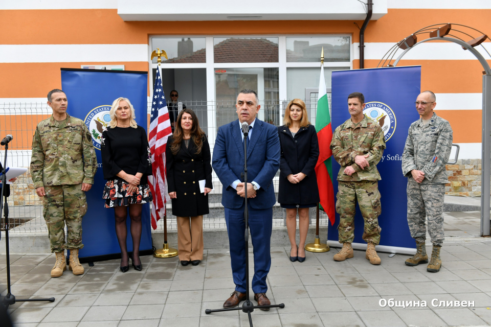 „Проектите на добронамереност на Посолството на САЩ продължават да подкрепят България и българите“ – каза посланикът на САЩ Херо Мустафа по време на церемонията...