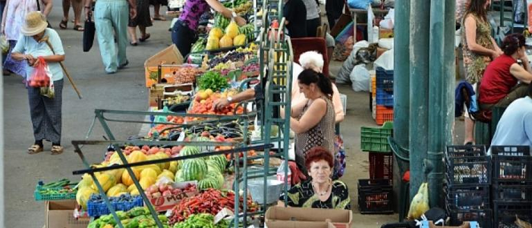 Подписка на търговците от покрития Общински пазар бе внесена в Община Сливен. Тя е срещу планираните дейности по благоустрояване и ремонт на тържището....