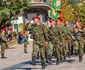 Сухопътните войски отбелязват своя празник