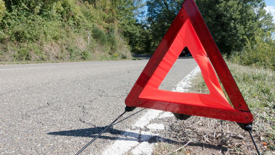 Временно е ограничено движението в двете посоки на АМ "Струма" в участъка от км 7 до км 9 поради срутила се скална маса, съобщават от Агенция "Пътна инфраструктура"....