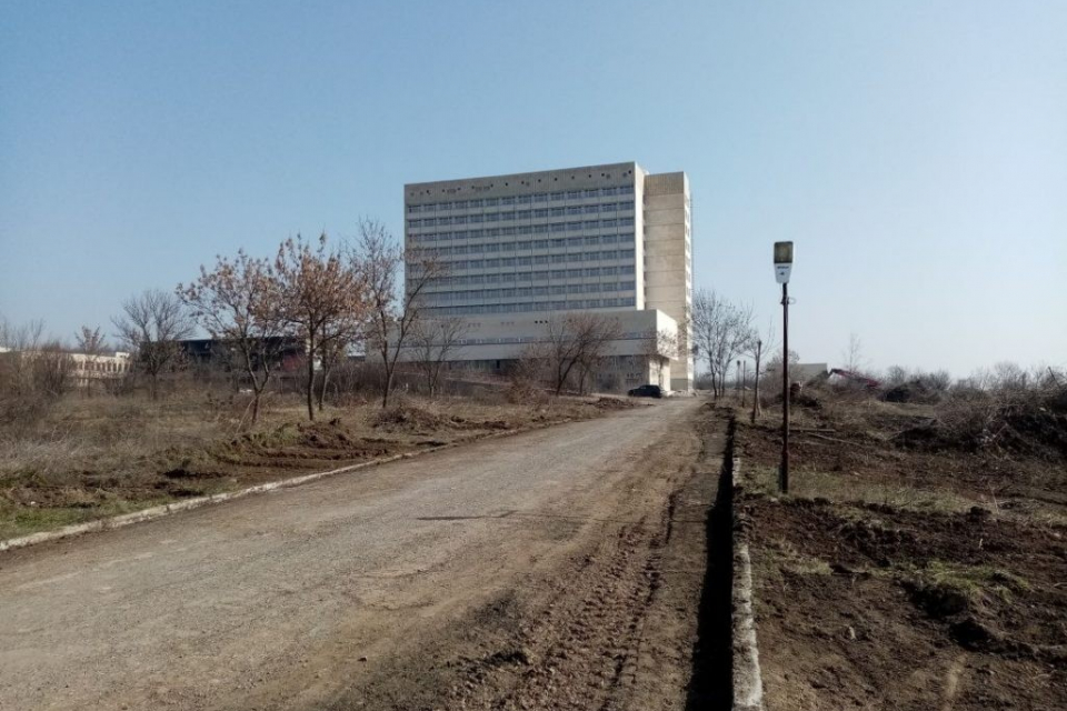 Темата за новия болничен комплекс в Ямбол е в програмата на очаквания днес парламентарен контрол. Въпросът е зададен устно на 20 юни едновременно от ямболските...