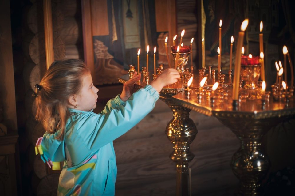 Християните отбелязват на 25 юли Успение на Света Анна - блажената смърт на света Анна.Св. Анна била потомка на Аароновия род и родила Мария, бъдещата...