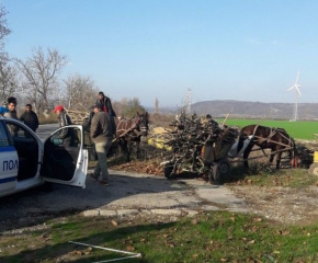 Удариха автомобил на горските при проверка край Стралджа