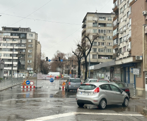 Въведена е временна организация на движението за южната част на новоизграждащото се кръгово кръстовище на ул. „Димитър Благоев“ и ул. „Жорж Папазов“ в Ямбол