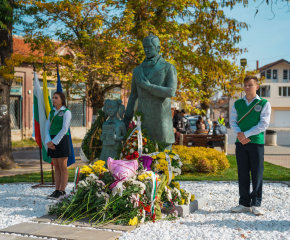 В Ямбол откриха първия по рода си Паметник на ямболските учители – народни будители!