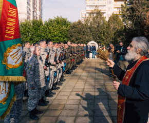 Ямбол празнува Богоявление, Асен Иванов извади Светия кръст от водите на Тунджа (СНИМКИ)