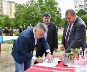 Започна благоустрояване на няколко блока в сливенския квартал "Дружба"