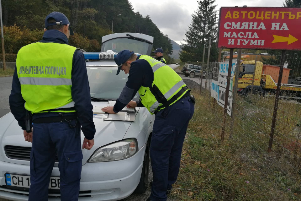 
В град Котел е в ход специализирана операция по контрол над товарните автомобил и автобусите. Акцията е по линия на Европейската мрежа на службите на...