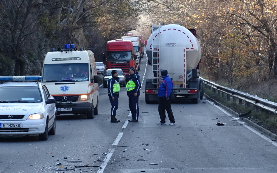 Хората ще заявят желанието си за запазване на главен път Е-79 като алтернативен път на АМ „Струма“ и ще връчат протестно писмо.
„Протестираме срещу това,...