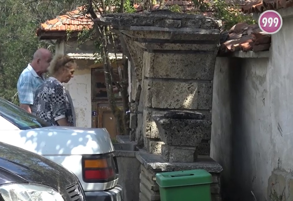 Водната криза се задълбочава. Тя застигна и балканското село Медвен. Там хората са нарежим на водата, когато изобщо има. Липса на вода във водоизтичниците...