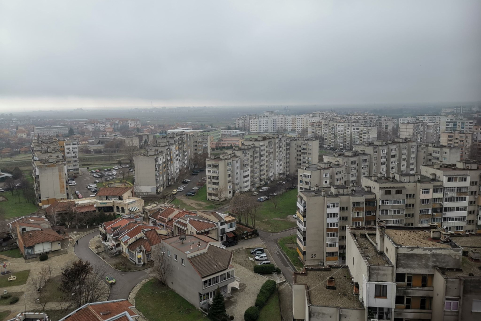 Комплекс „Златен рог“ в Ямбол и половината община Стралджа ще останат без ток в неделя, 7 февруари, научи 999 от електроразпределителното дружество. От...